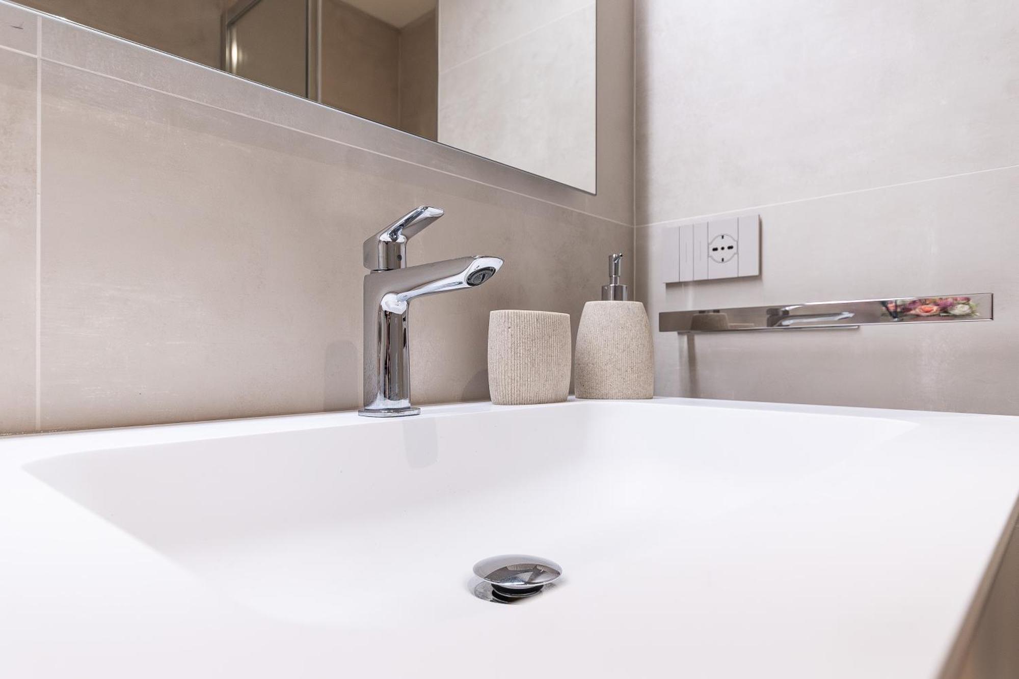 Free Parking In Luxury Suite With City View - Steps To Brignole Train Station جنوة المظهر الخارجي الصورة