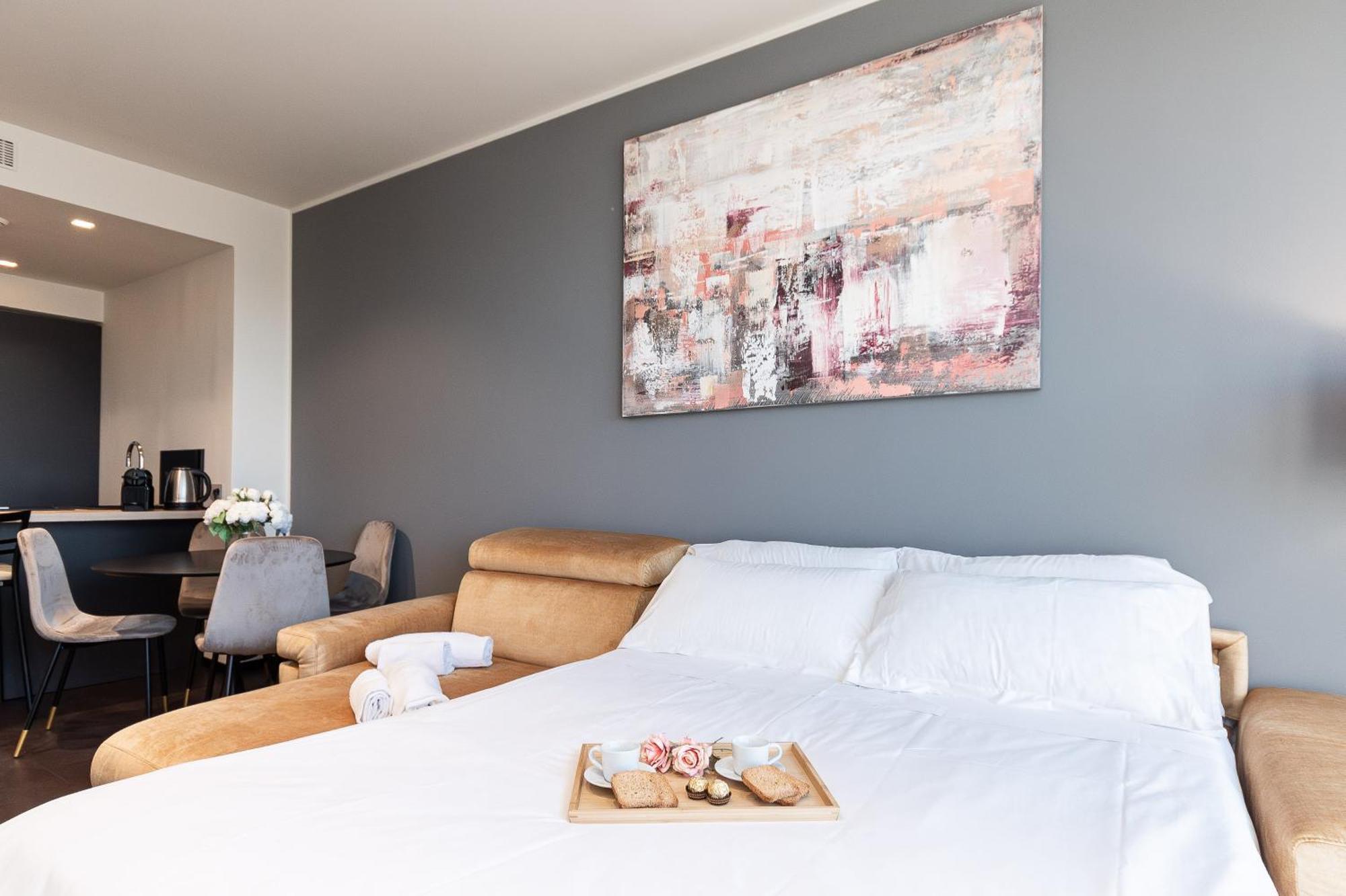 Free Parking In Luxury Suite With City View - Steps To Brignole Train Station جنوة المظهر الخارجي الصورة